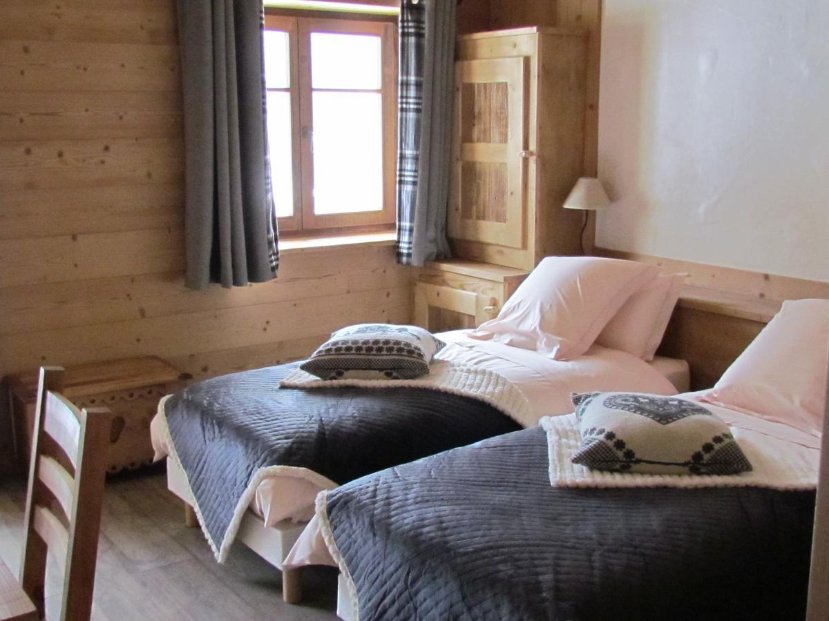 Chez La Fine Bed & Breakfast Les Gets Exterior foto
