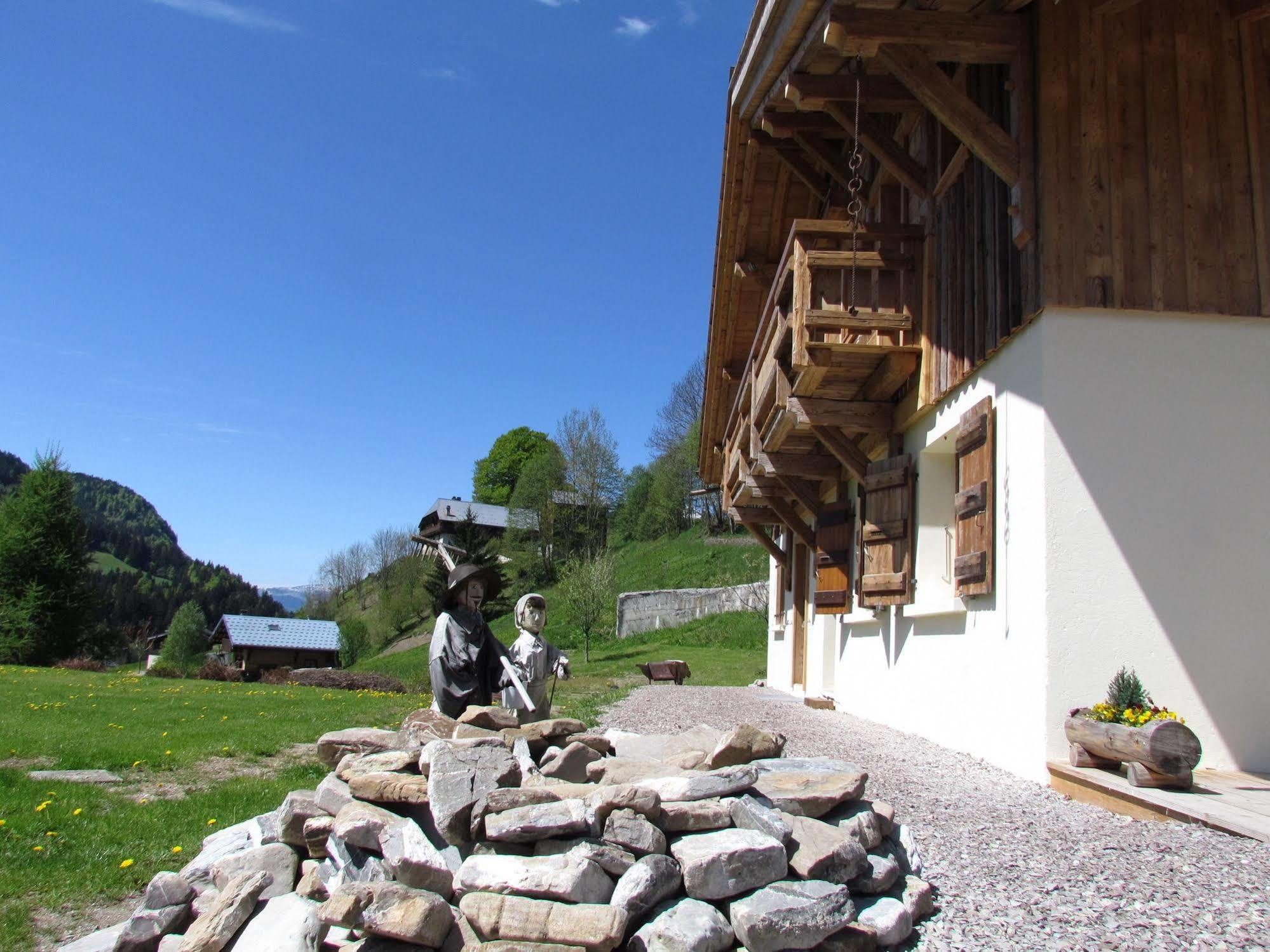 Chez La Fine Bed & Breakfast Les Gets Exterior foto